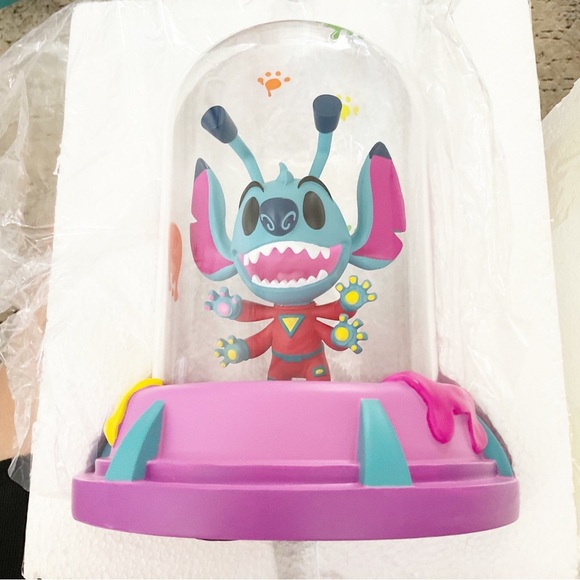 Disney Parks Stitch Madly Mischievous Light-Up Figure by Lewis Whitman New - Picture 2 of 7